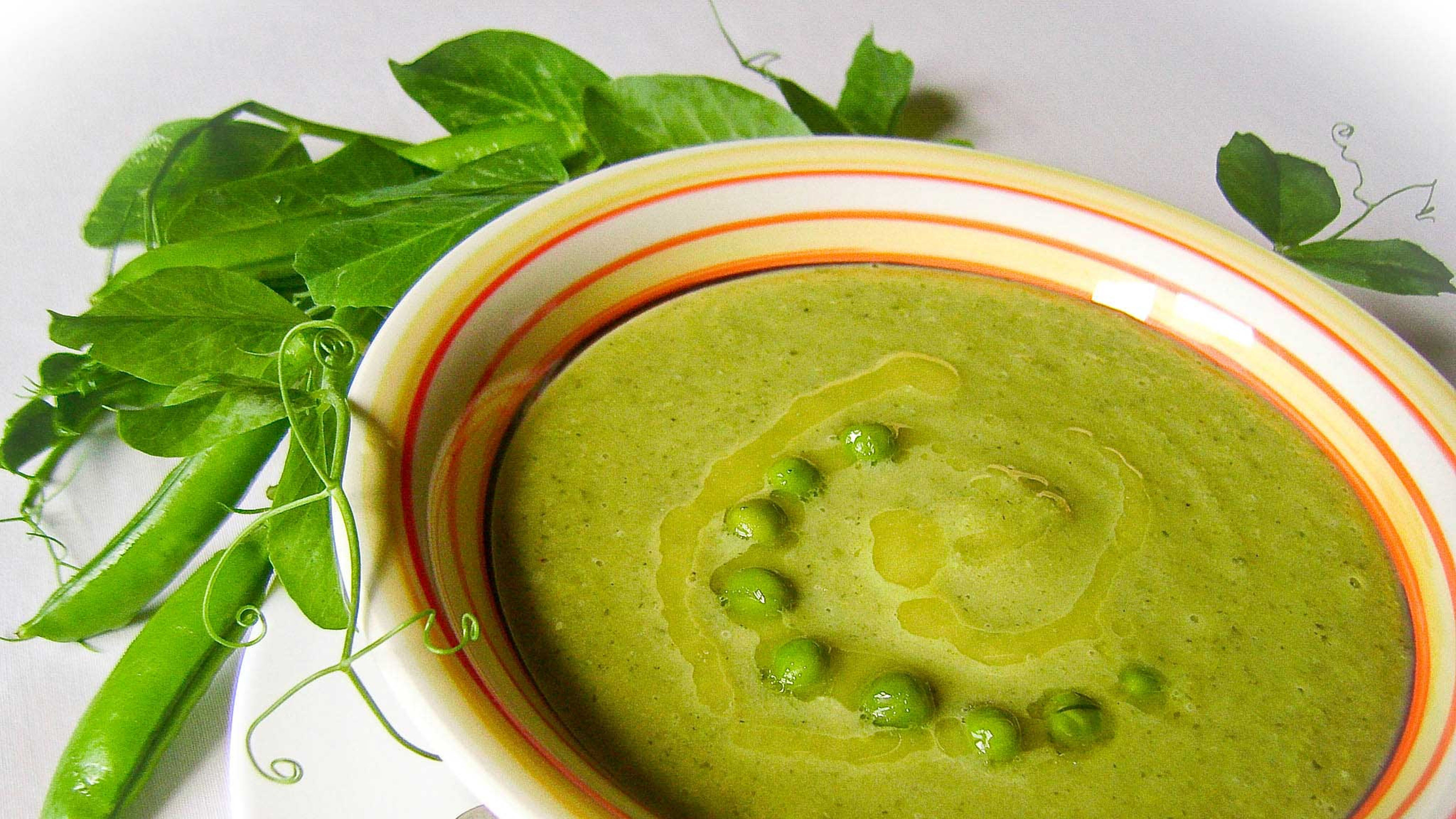 Суп из зеленого гороха. Суп пюре из зеленого горошка. Пюре из гороха. Пюре из зеленого горошка. Суп пюре с зеленым горошком.