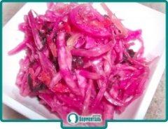 Маленькая фотография блюда по рецепту «Салат из квашеной капусты со свёклой»