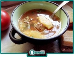 Маленькая фотография блюда по рецепту «Суп из красного перца с сырными клёцками»